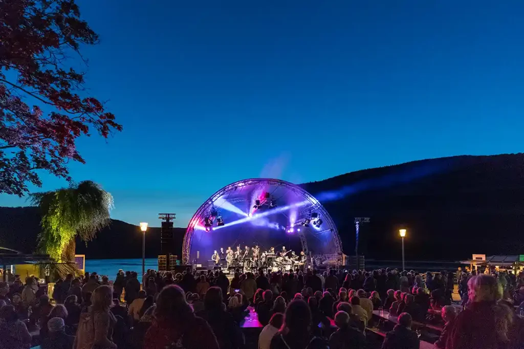 Bühne bei Bingen swingt